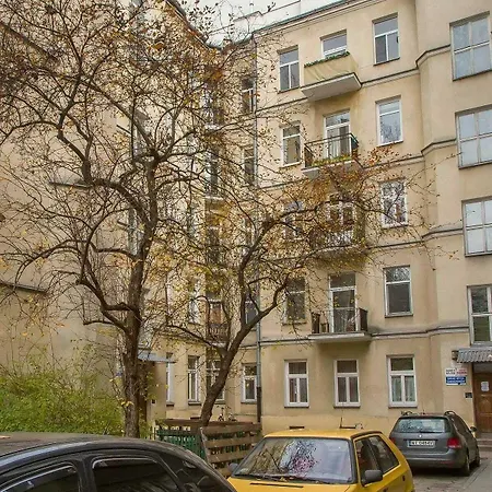 Проживание в семье Metro Centrum Guest